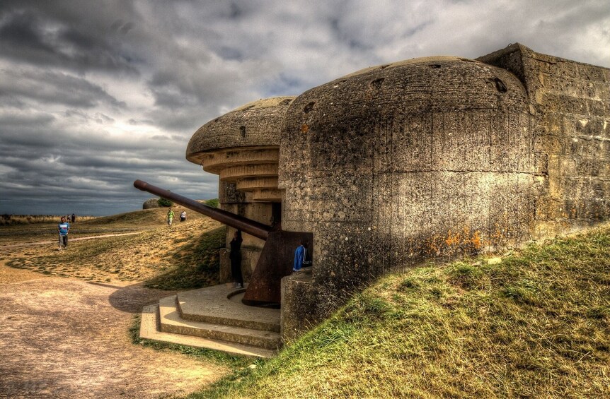 D-Day Beach and Mont Saint-Michel Tour from Paris