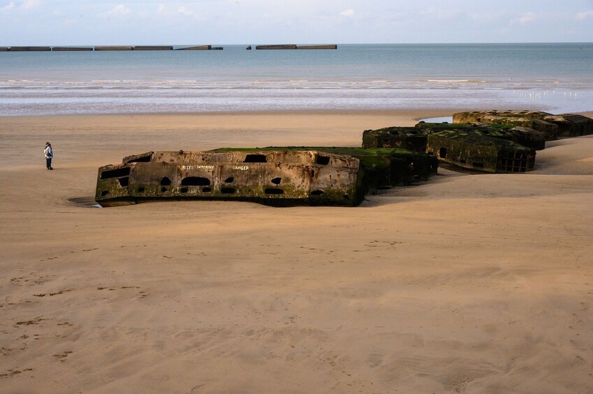 D-Day Beach and Mont Saint-Michel Tour from Paris