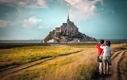 Découvrez la plage du Débarquement et le Mont Saint-Michel depuis Paris