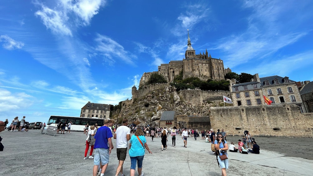 D-Day Beach and Mont Saint-Michel Tour from Paris