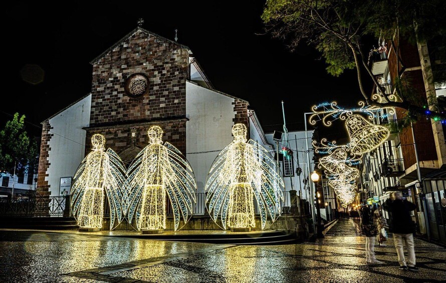 Picture 4 for Activity Funchal - Christmas Lights By TukTuk (1h)