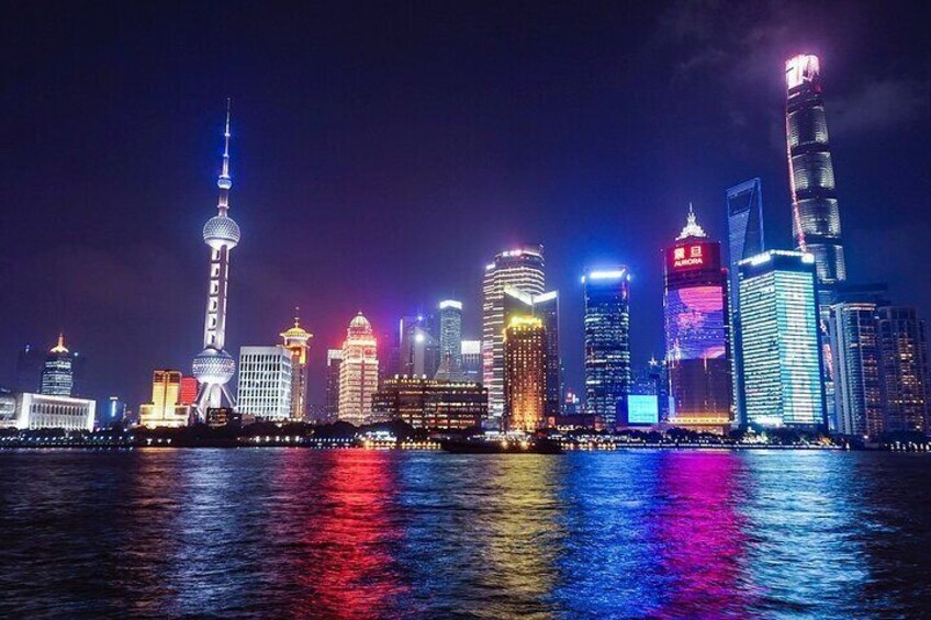 As the largest river in central Shanghai and spanning 113 kilometres, see the sights of the city while sailing down the manmade Huangpu River on this day cruise. 