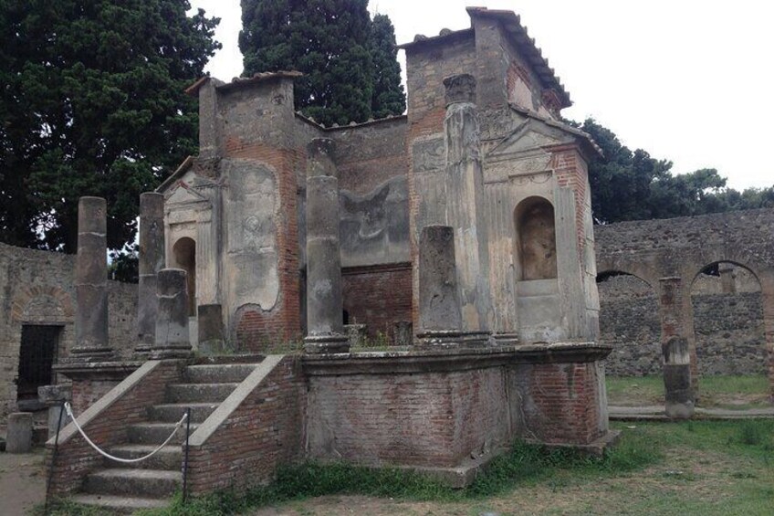 Pompeii Self Guided Tour through Mobile App