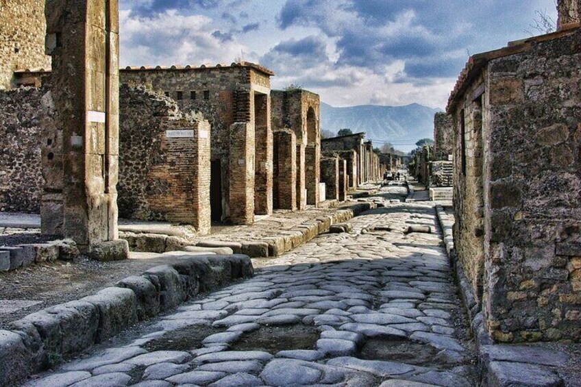 Pompeii Self Guided Tour through Mobile App