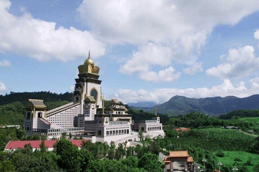 Qingjing Farm and Puli Day Tour from Taichung