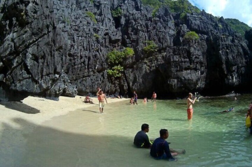 El Nido Shrine and Beach Escapade Private Tour 