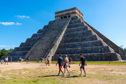 Yksityinen Mayan Ruins Tour Mayan Explorer Cancunista ja Riviera Mayasta kä...