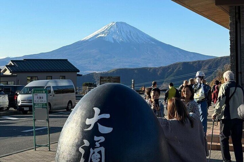 "Authentic Hakone Onsen and Lake Cruise Tour from Tokyo