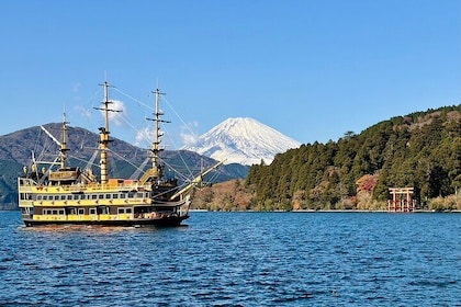 Hakone Onsen Experience & Lake Ashi Scenic Tour from Tokyo