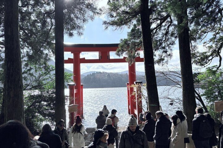 Authentic Hakone Onsen and Lake Cruise Tour from Tokyo