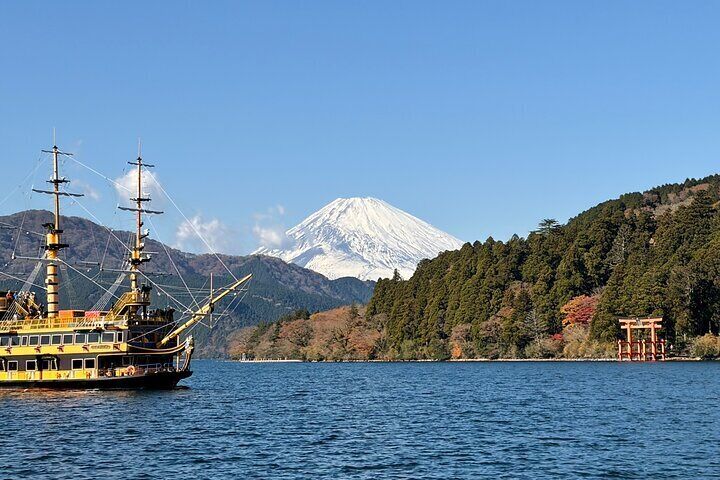 Hakone Onsen Experience & Lake Ashi Scenic Tour from Tokyo