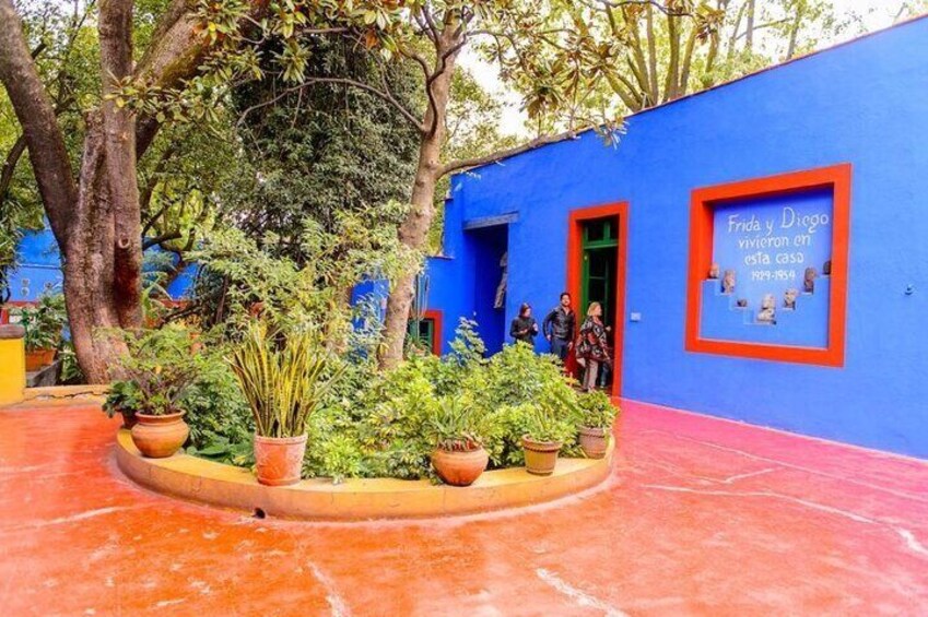Tour of the Frida Kahlo Museum and Diego Rivera Anahuacalli Museum