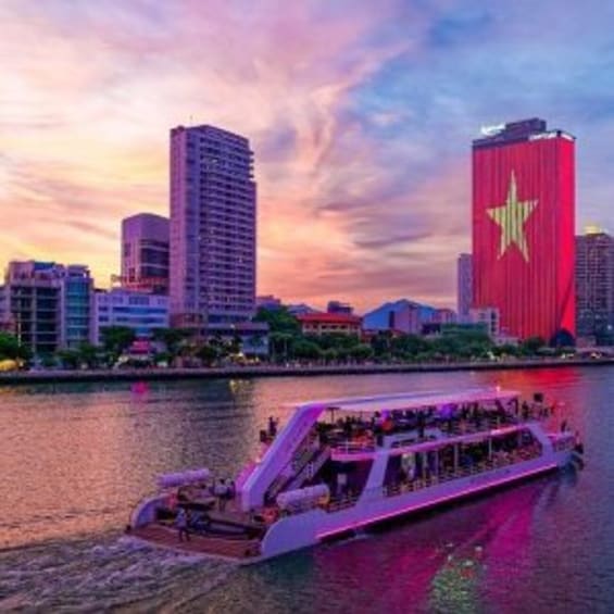 Da Nang: Poseidon Dining Cruise Experience