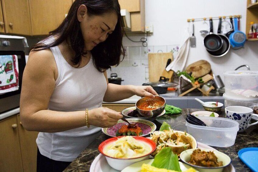 Traditional cooking class with a local in her Malacca home