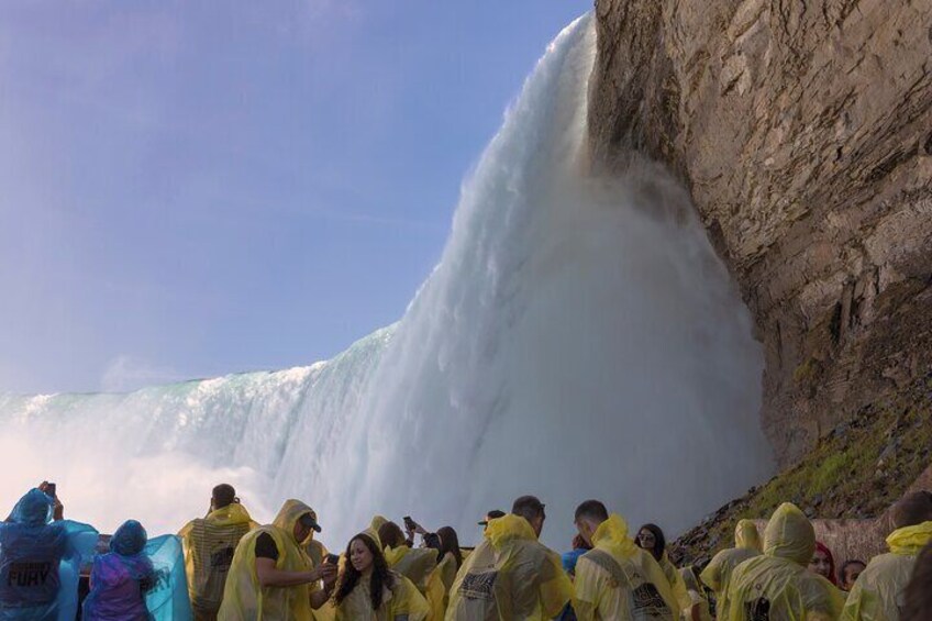 Day And Night Niagara Falls USA Side Tour & Boat Ride