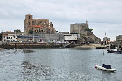 Private Tour of Castro Urdiales with Face-to-Face Guide