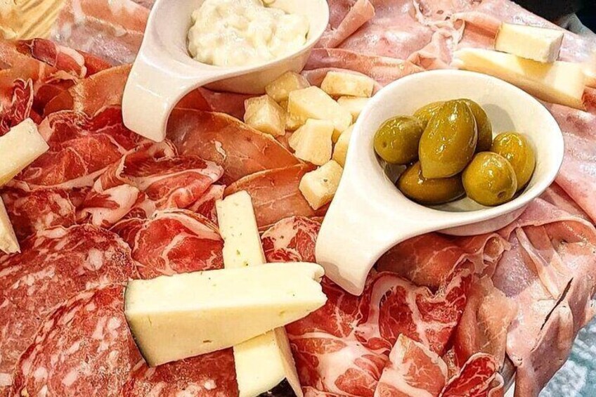 Private Tour of Vignola Castles and Gastronomy in Emilia Romagna (private tour)