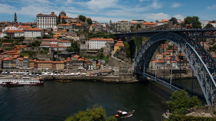Porto: Explore History & Culture with Porto Cathedral Ticket