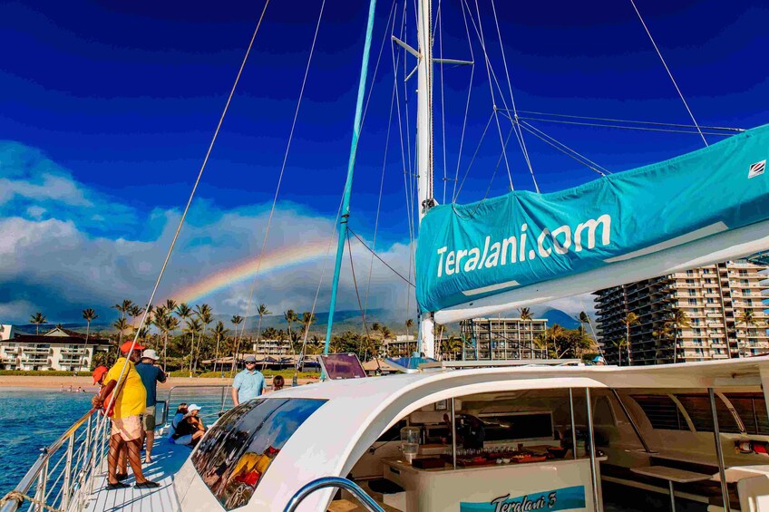 Maui: Kaanapali Premium Whale Watch - Includes 2.5 hr tour, open bar & food