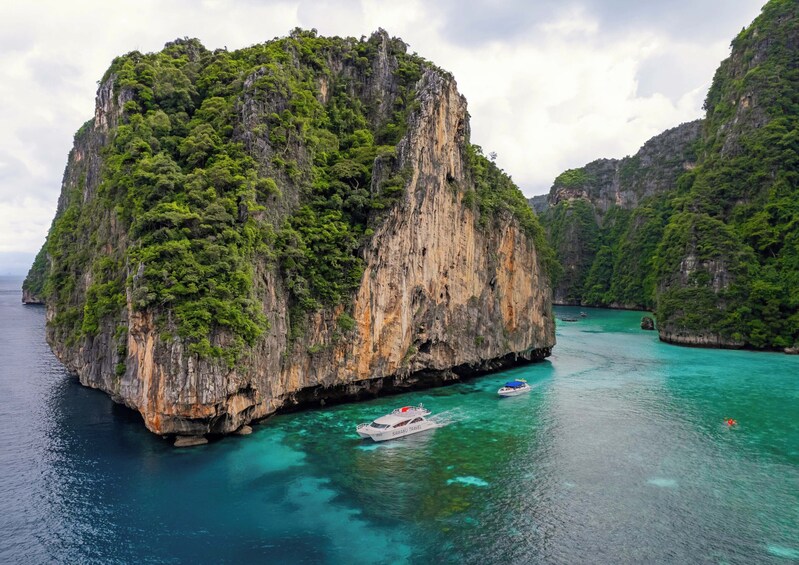 Explore Phi Phi and Khai Island by catamaran speedboat