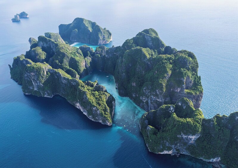 Explore Phi Phi and Khai Island by catamaran speedboat