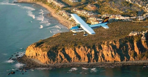 Orange County: Deluxe Air Tour from John Wayne Airport