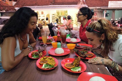 Petualangan Makanan Warisan Kelompok Kecil di Bali