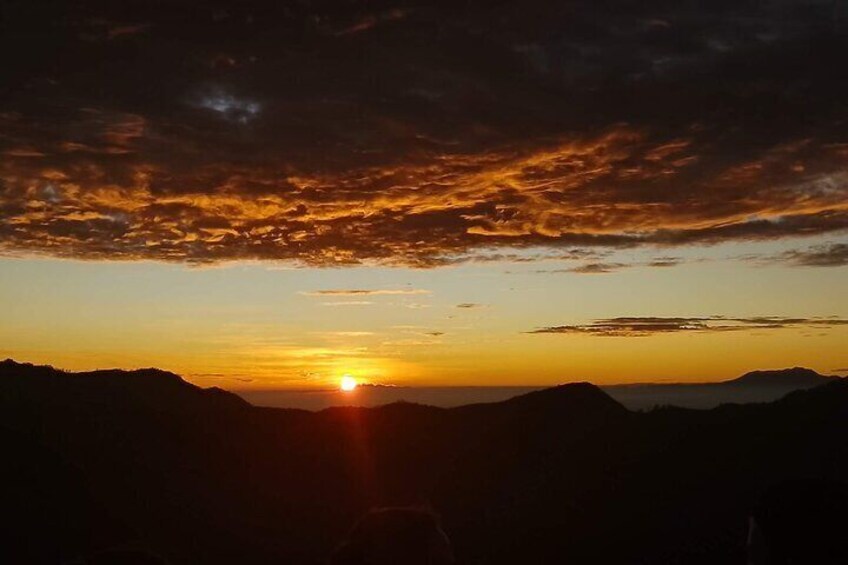 Sunrise at Bromo Crater. (2.300 m)