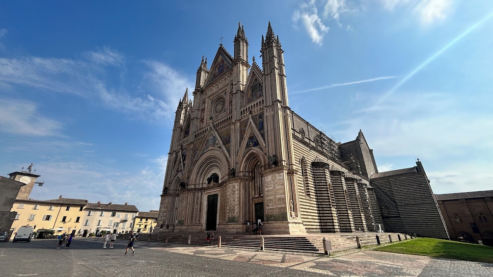 Assisi and Orvieto Day Tour from Rome