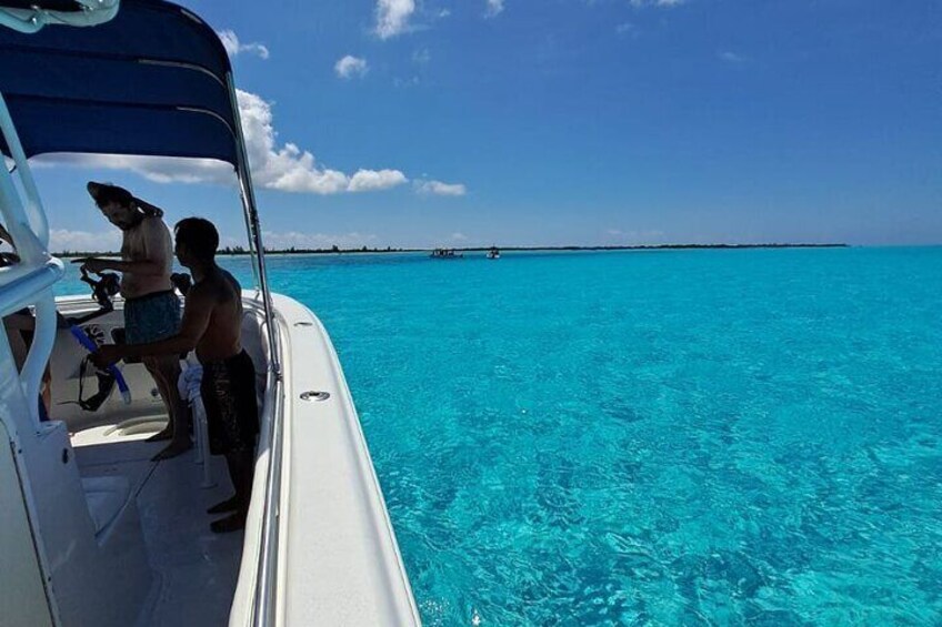 Enjoy the crystal-clear waters of Cozumel from the comfort of your speedboat