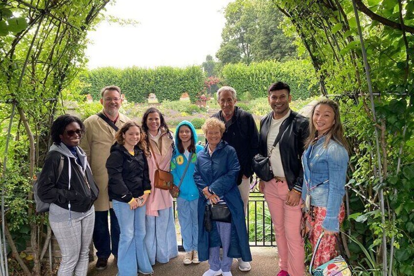 Kensington Palace Gardens Tour & Royal Afternoon Tea Experience