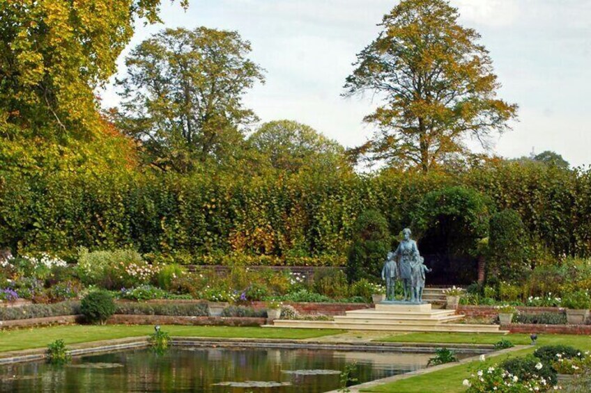 Royal Palace in Kensington Gardens with Tea Experience