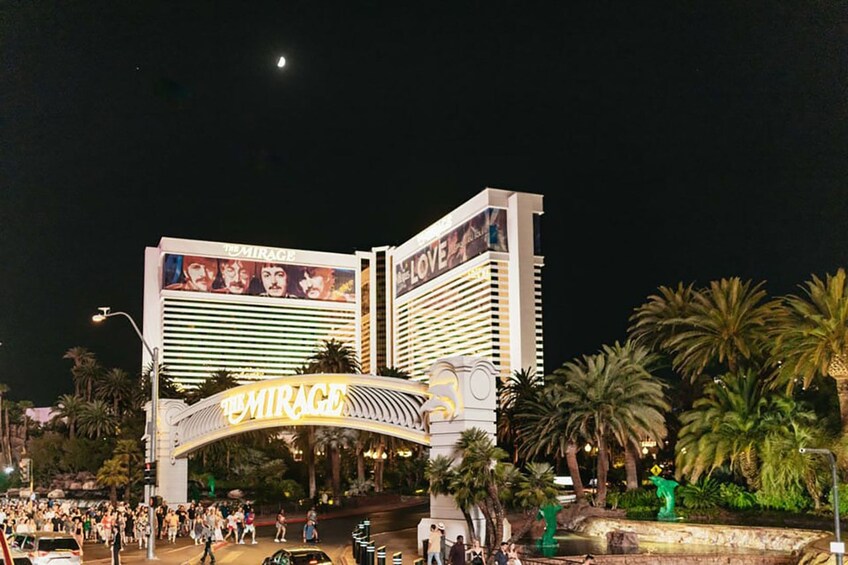 3-Hour Panoramic Night Tour of Las Vegas by Open-Top Bus