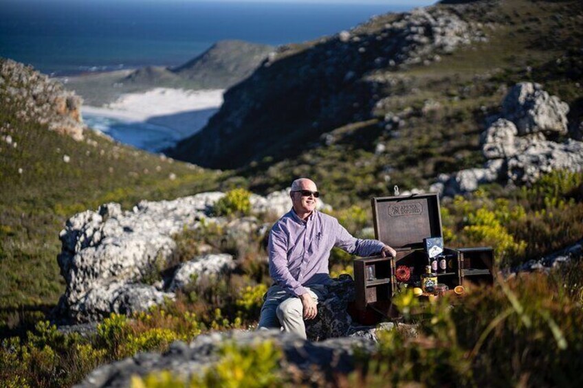 Private Guided Fynbos Mountain Gourmet Picnic in Cape Town