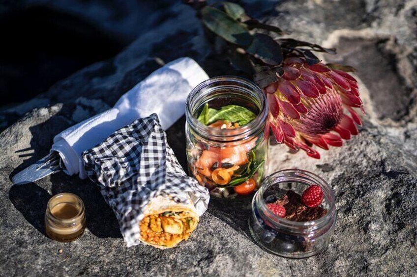 Private Guided Fynbos Mountain Gourmet Picnic in Cape Town