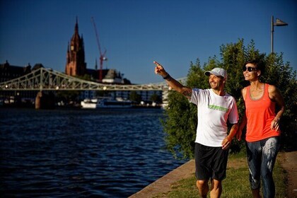 Private guided sightjogging tour through Frankfurt