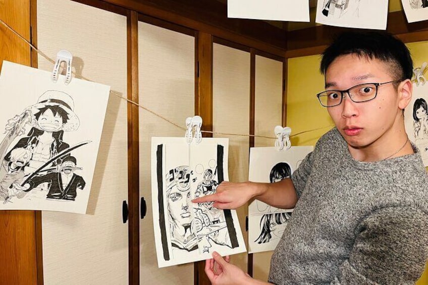 The gallery features works by the host, a professional illustrator in Japan. You’re free to touch them and take photos!