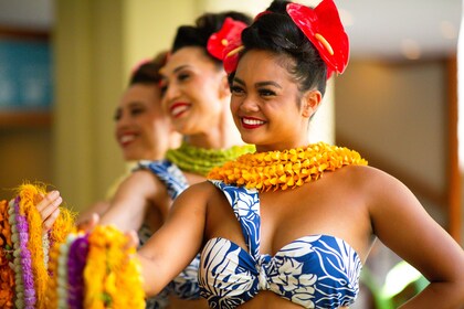 Na Lei Aloha Luau and Hula Show at Hyatt Regency Waikiki Beach Resort