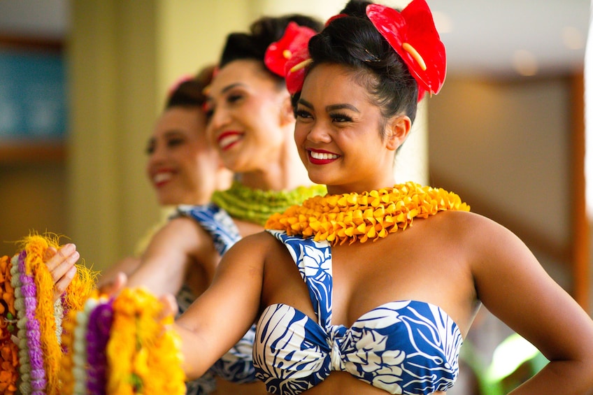 Na Lei Aloha Luau and Hula Show