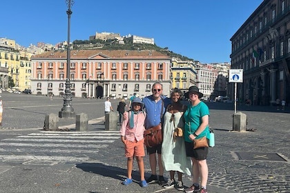 Fun and Play Naples Sightseeing Treasure Hunt with Prizes