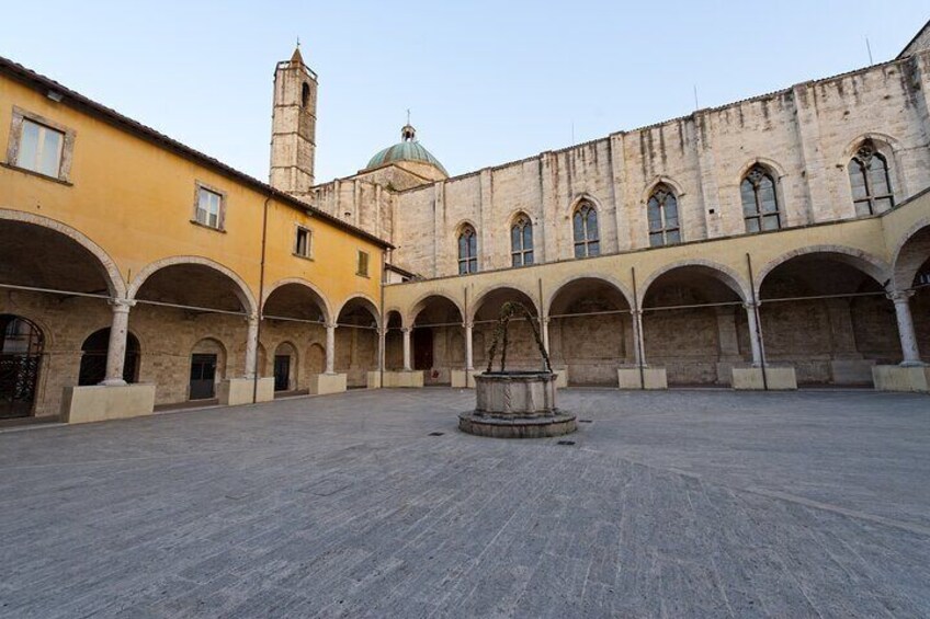 Kid-Friendly Ascoli Highlights Private Guided Tour for Families