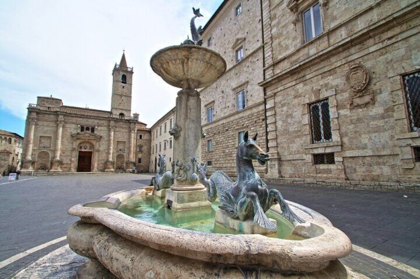 Kid-Friendly Ascoli Highlights Private Guided Tour for Families