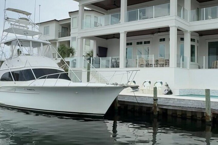 See the amazing homes and private yachts in the canals. 