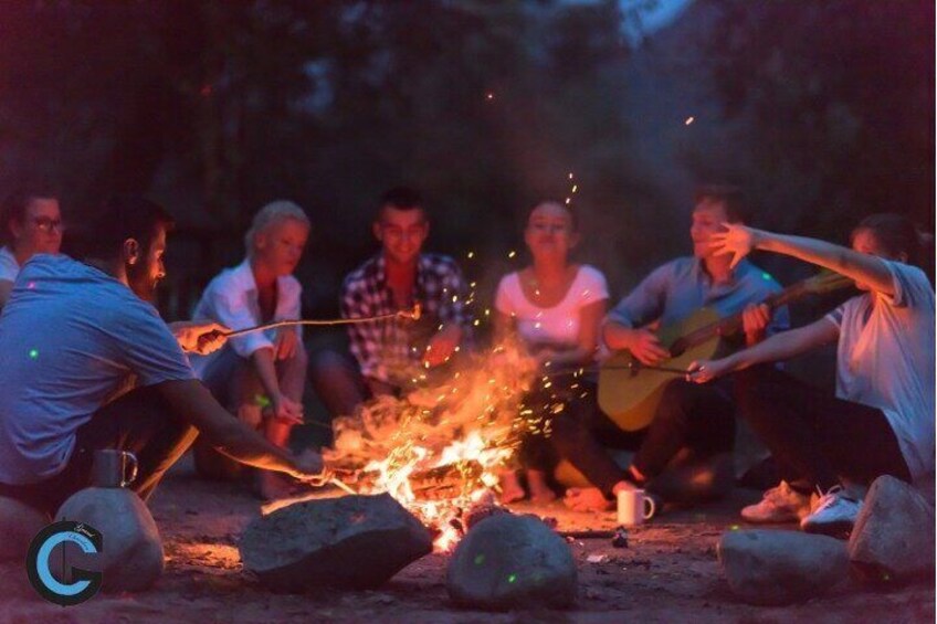 3 Hours Australian Campfire with Dinner in Tamborine Mountain