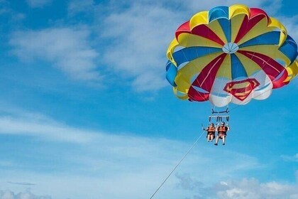 Aventura en parasailing con Fly to Sky y recogida en el hotel - Hurghada