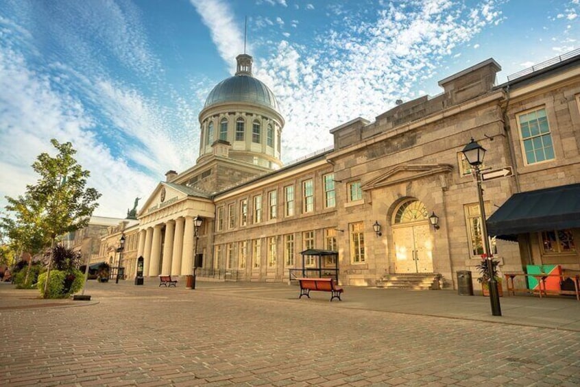 Private Walking Tour in Old Montreal Christmas Magic 