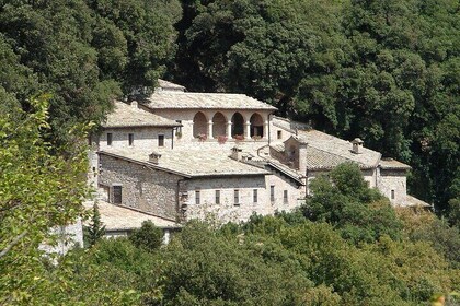 Assisi to the Hermitage of Carceri Roundtrip Transfer