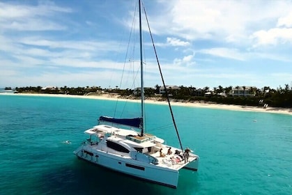 Private Luxury Catamaran Charter in Nassau