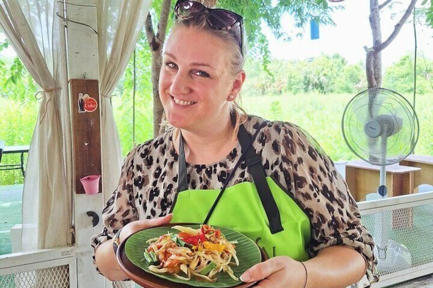 Chiang Mai Thai Cuisine Class with Market and Farm Feeding