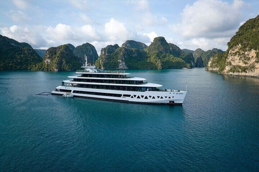 2 days Ha Long Luxury Yacht Cruise Elite of the Sea 6 star 